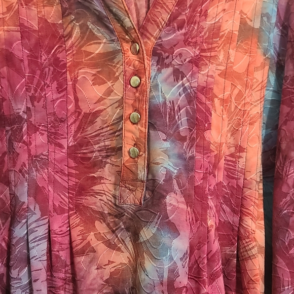 Bright Plus Size Top - Picture 4 of 4